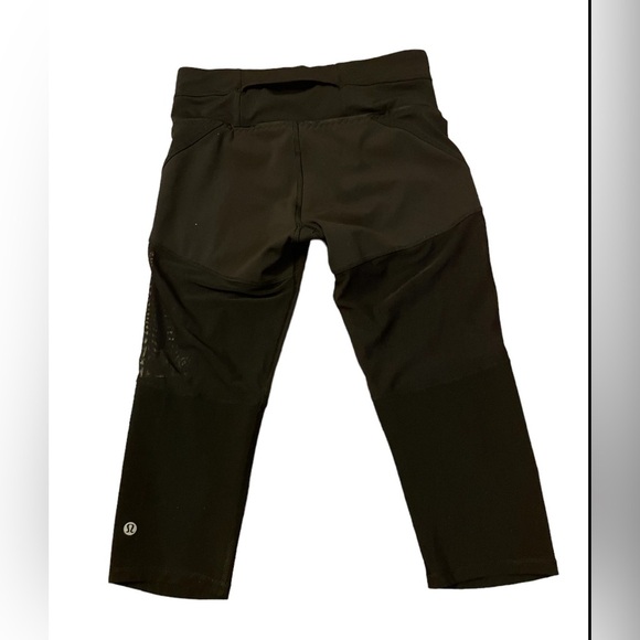 Lululemon women’s black leggings with mesh cutout sides size 4 - Picture 2 of 9